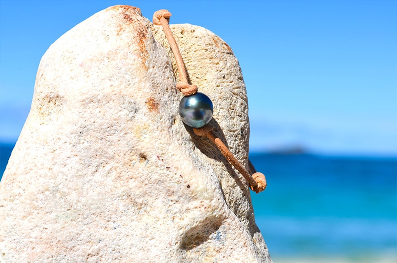 Bracelet ajustable cuir une perle de Tahiti (10,5mm)