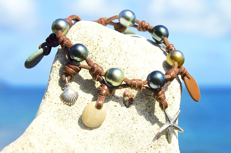 Bracelet perles de Tahiti et galets de rivière