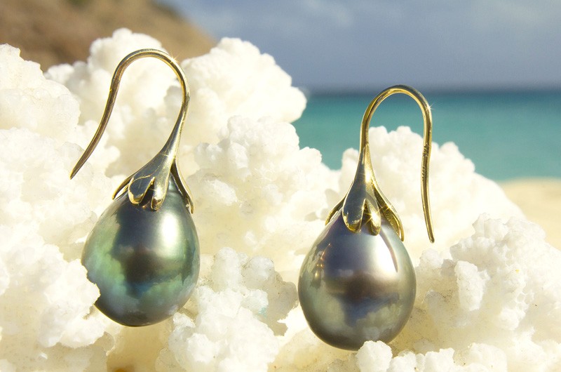 Tahitian pearl earrings - 11.5mm