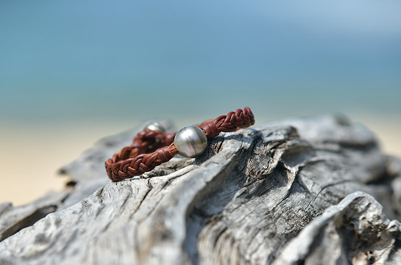 Bracelet en cuir tressé 6 fils et perles de Tahiti