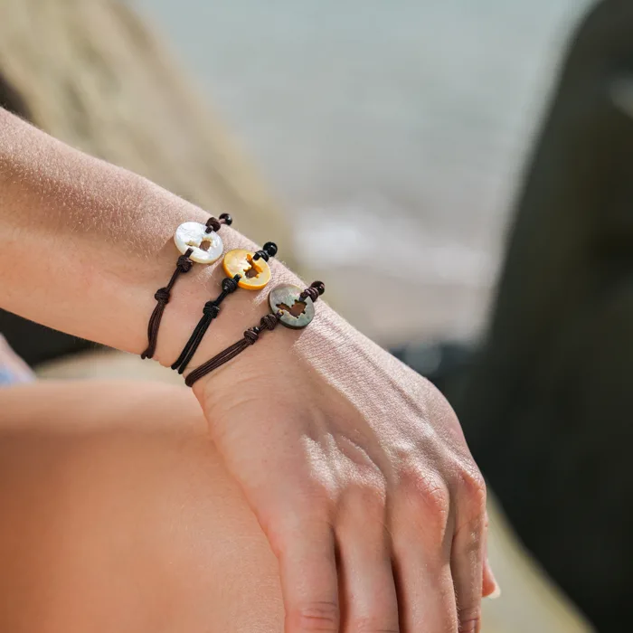 produit: Adjustable St-Barth Island Bracelet Mother-of-pearl