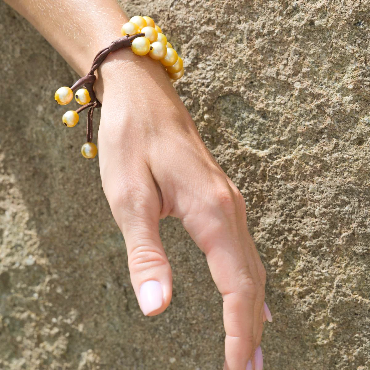 Product image Bracelet 3 Rangs 20 Perles Dorées d'Australie