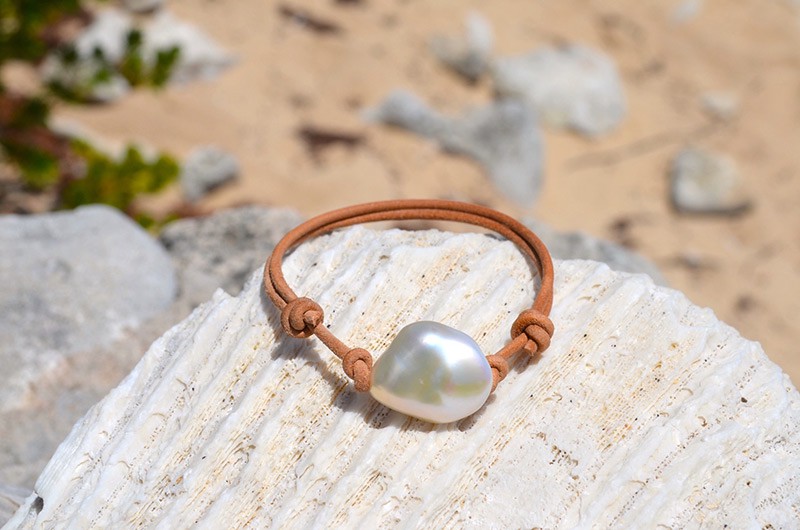 produit: Adjustable bracelet with Freshwater Keishi