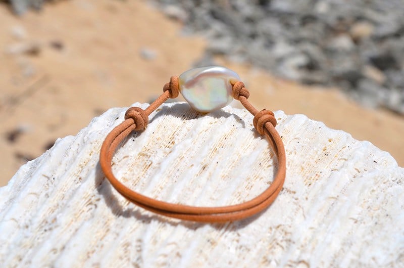 produit: Adjustable bracelet with Freshwater Keishi