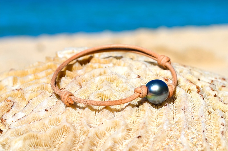 produit: Adjustable leather bracelet 1 Semi-Round Tahitian Pearl (10,5mm)