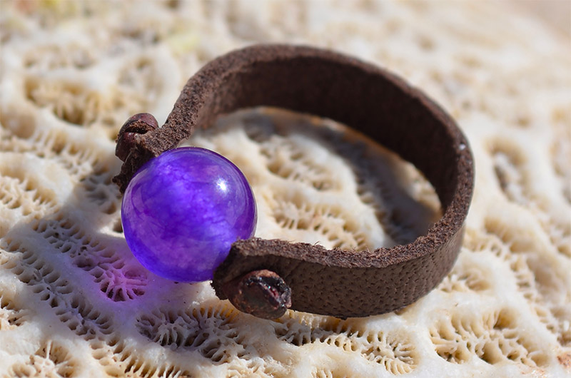 produit: 8mm Amethyst Leather Ring