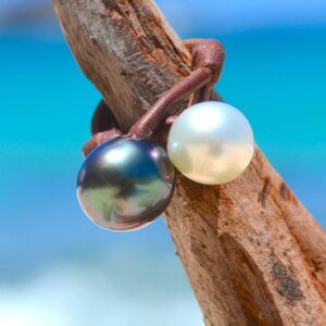 Bague “Toi et Moi” Perles de Tahiti et d’Australie Blanche, seconde vue