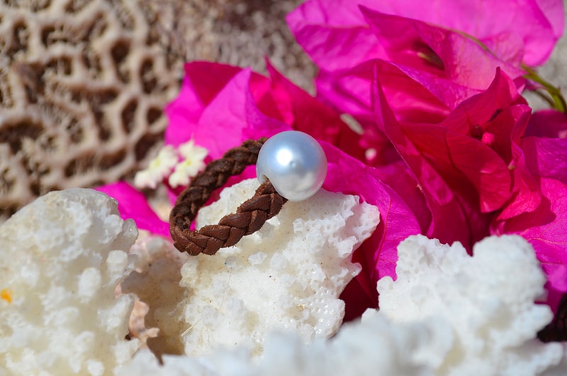 produit: Braided ring with 1 white Australian pearl