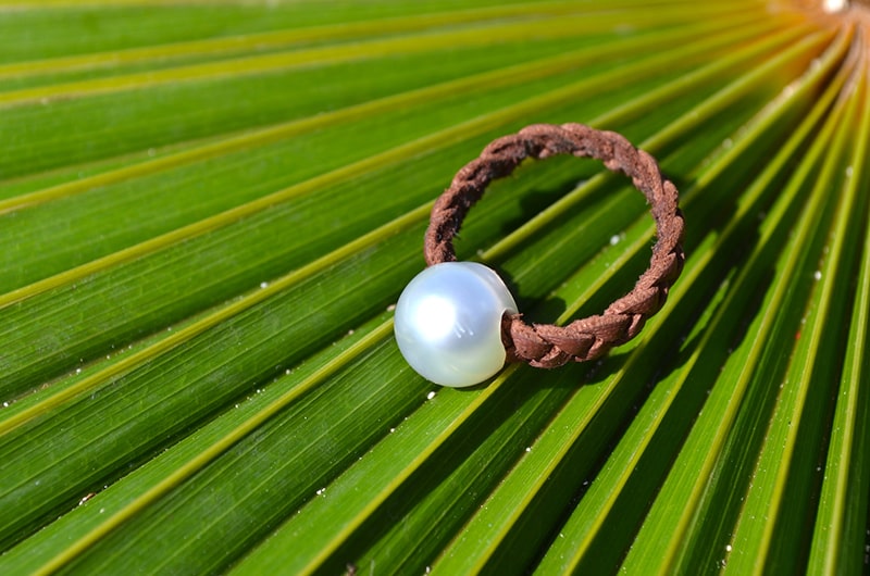 produit: Bague tressée 1 perle d’Australie blanche