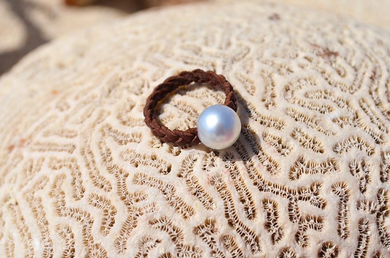 produit: Braided ring with 1 white Australian pearl