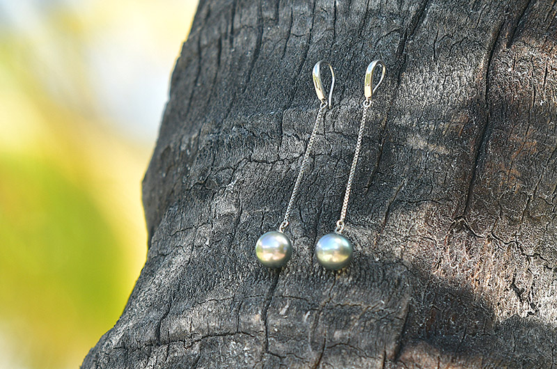 produit: Silver earrings with Tahitian pearls