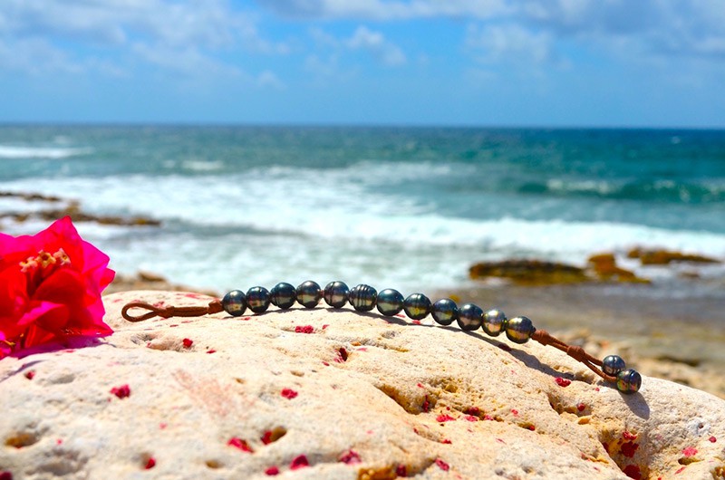 produit: Bracelet 1 row of 12 Tahitian pearls (10mm)