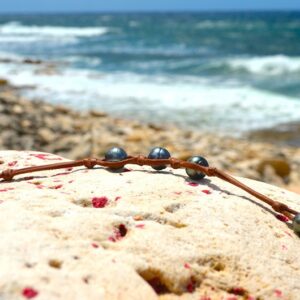 11 mm Tahitian Pearl Knot Bracelet, second view