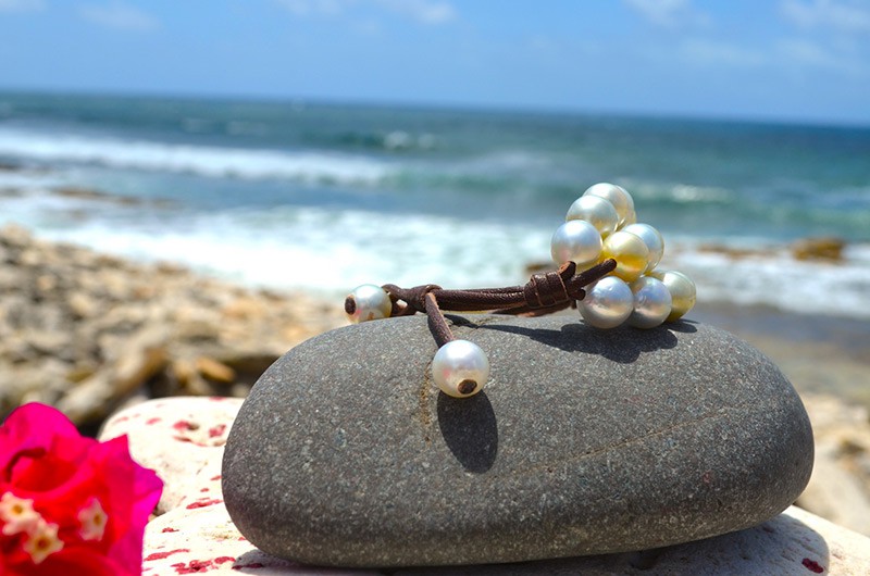 produit: Bracelet 3 rows 20 Australian Pearls