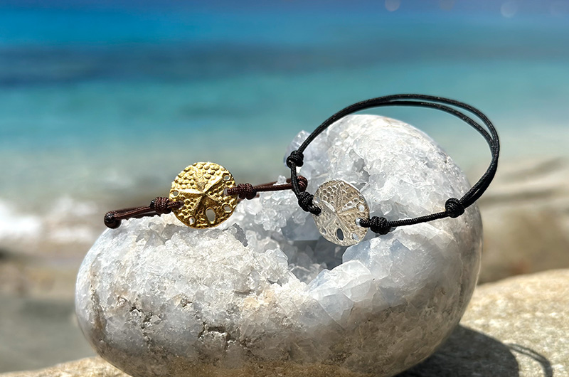 produit: Adjustable Sand Dollar Bracelet