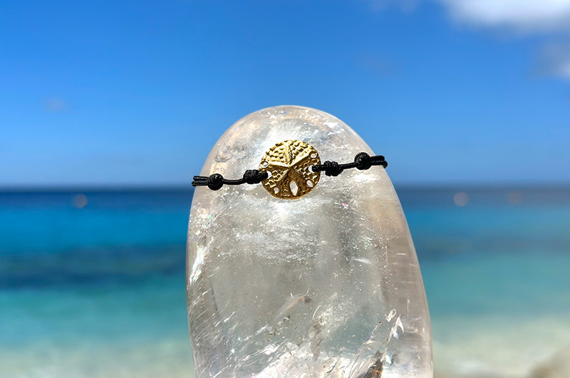 produit: Adjustable Sand Dollar Bracelet