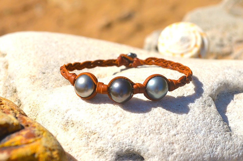 produit: Braided bracelet 3 Tahitian pearls