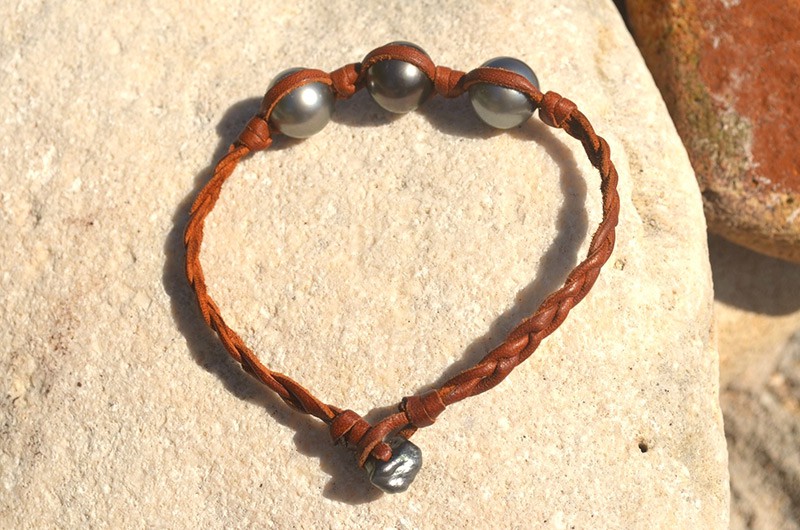 produit: Braided bracelet 3 Tahitian pearls