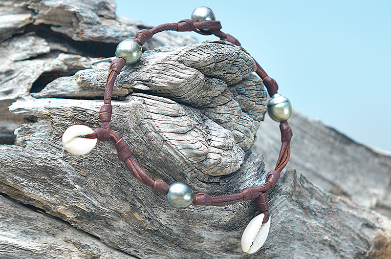 produit: Anklet with shell and Tahitian pearls