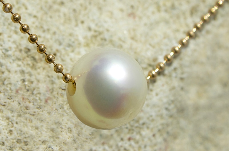 produit: Collier chaine Or et perle blanche d'Australie