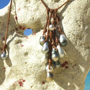 Collier Grappe 11 Perles de Tahiti Baroques, seconde vue