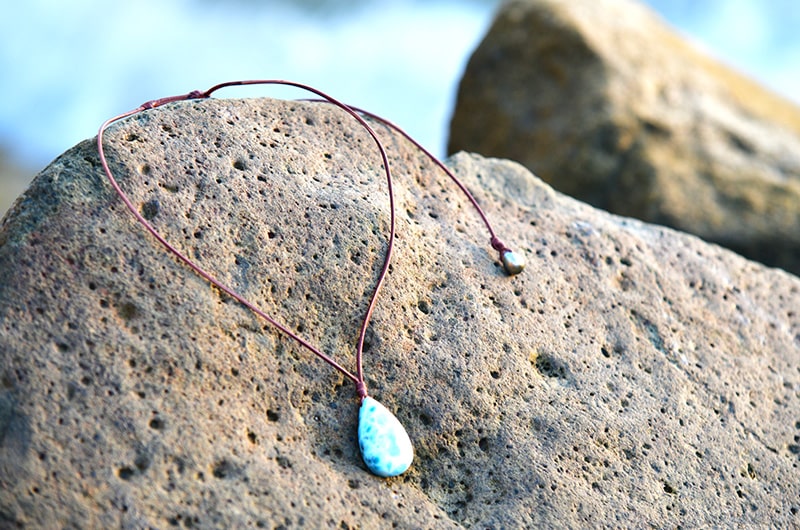 produit: Adjustable pendant necklace with Larimar and Tahitian pearl