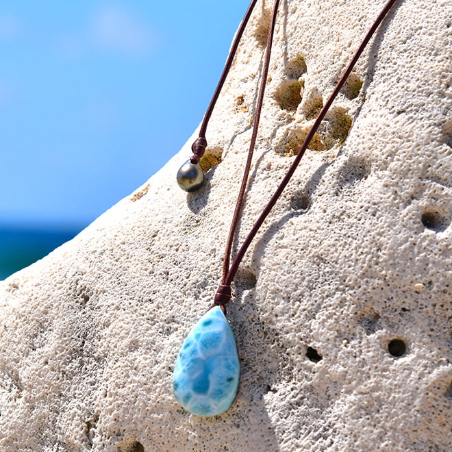 produit: Collier pendentif ajustable Larimar et Perle de Tahiti