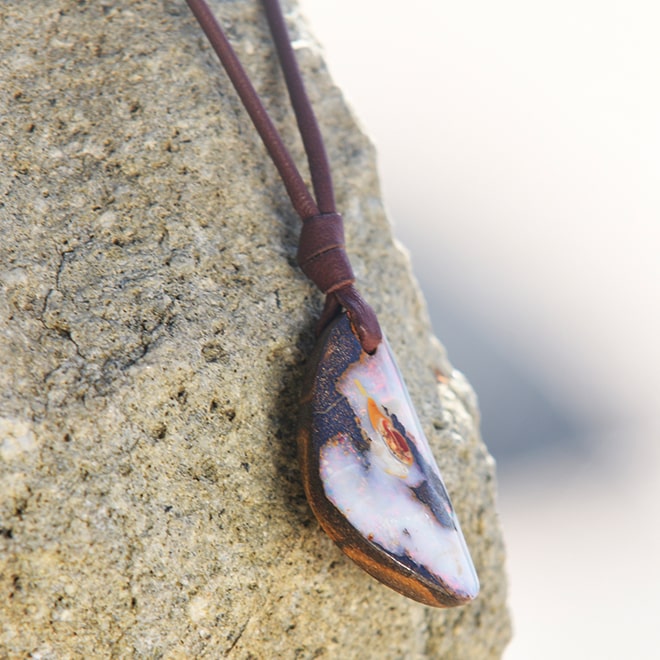 produit: Pendant Necklace with Australian Opal