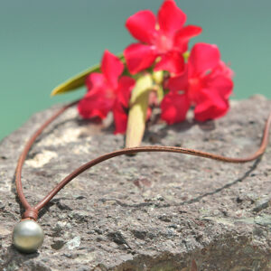 Unisex Pendant Necklace with Tahitian Pearl, second view