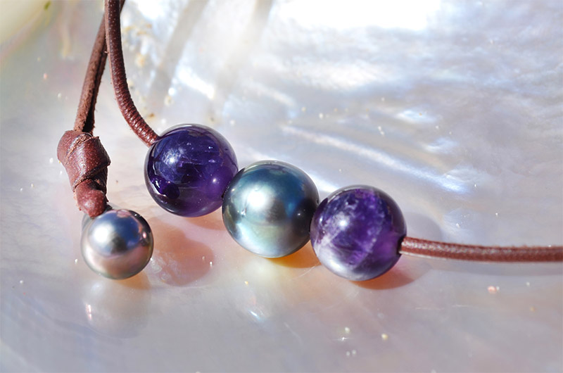 produit: Collier Ras du cou ajustable avec perle Tahiti et Amethyste