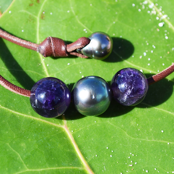 produit: Collier Ras du cou ajustable avec perle Tahiti et Amethyste