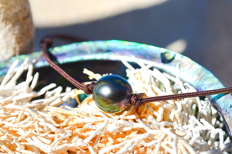 produit: Choker necklace with 1 semi-round Tahitian pearl (10.5mm)