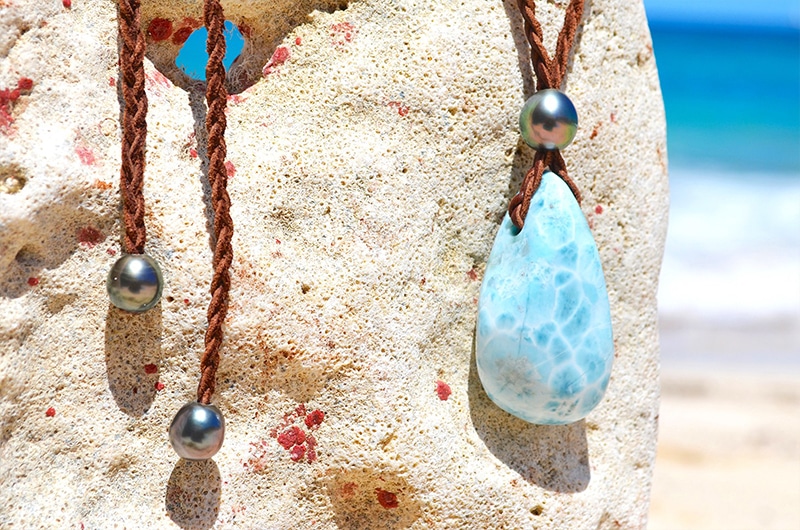 produit: Collier tressé Larimar et perles de Tahiti