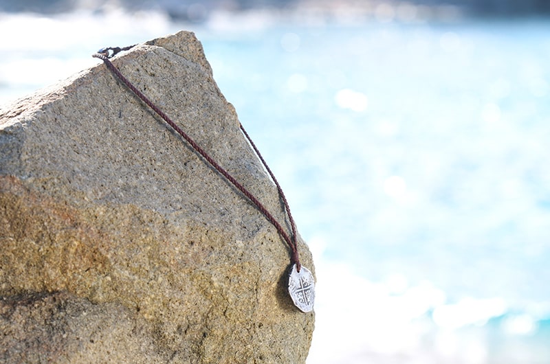 produit: Braided Necklace with pirate coin