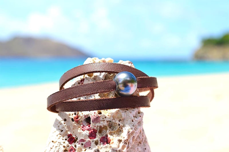 produit: Flat leather bracelet 2 Tahitian pearls