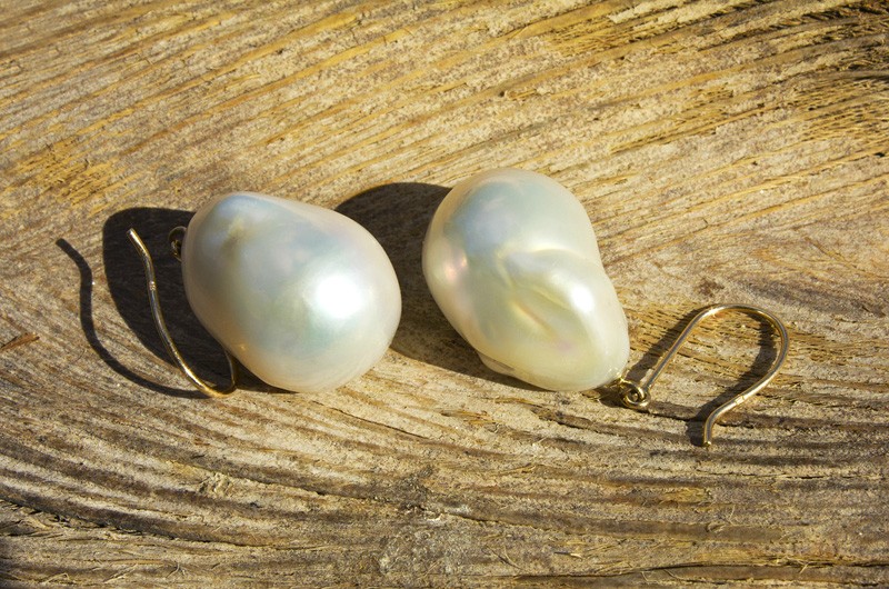 produit: Gold Earrings and Freshwater Pearls