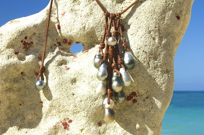 produit: Grape Necklace 11 baroque Tahitian Pearls