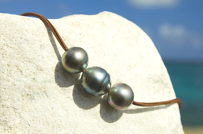 produit: Long and Chocker Necklace 5 Tahitian Pearls