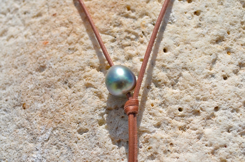 produit: Long Necklace 3 semi baroque Tahitian Pearls (13mm)