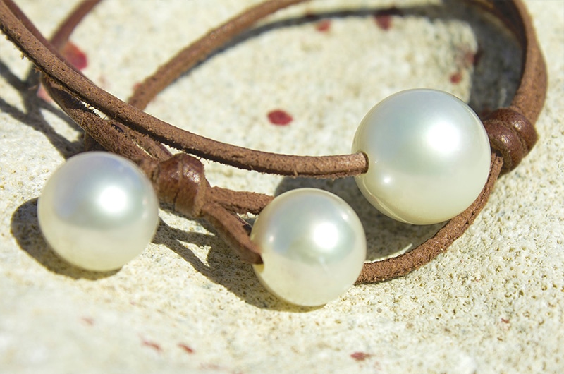 produit: Necklace 3 White Australian Pearls