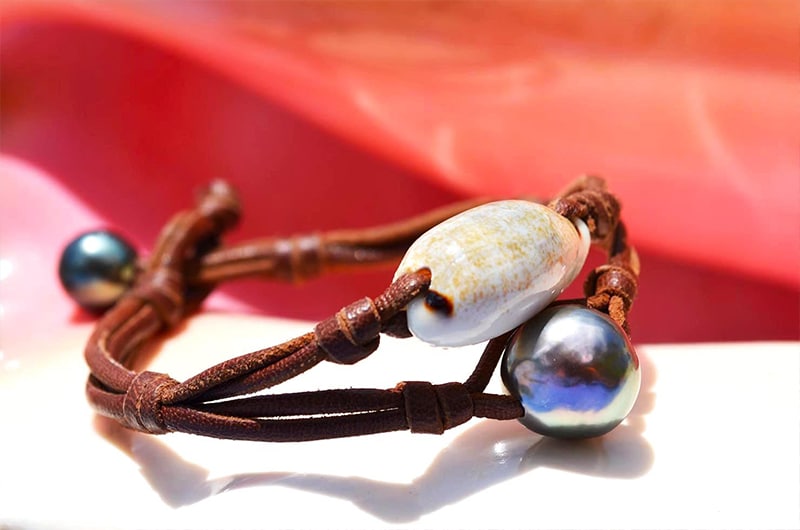 produit: Tahitian pearl and shell bracelet