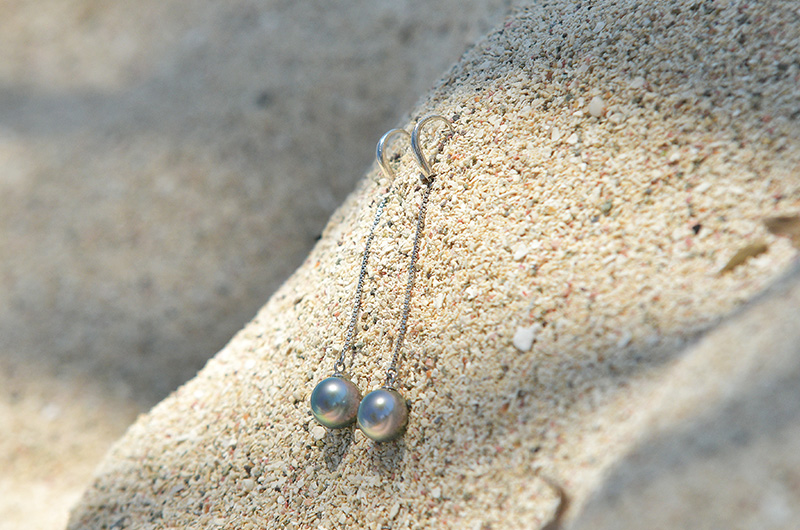 produit: Silver earrings with Tahitian pearls