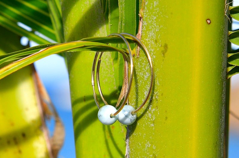 produit: Hoop earrings in gold and Larimar pearl