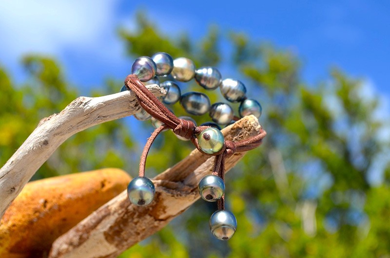 produit: Bracelet 3 rows 20 baroque Tahitian Pearls