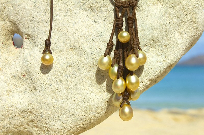 produit: Collier grappe 11 perles dorées d'Australie