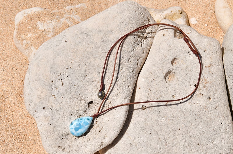 produit: Adjustable pendant necklace with Larimar and Tahitian pearl