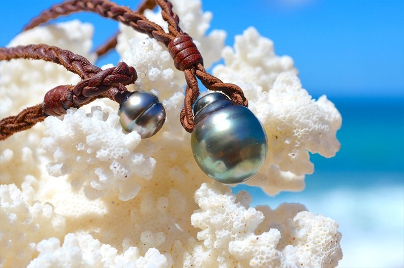 produit: Braided pendant necklace with Tahitian pearls