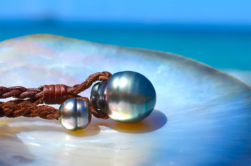 produit: Braided pendant necklace with Tahitian pearls