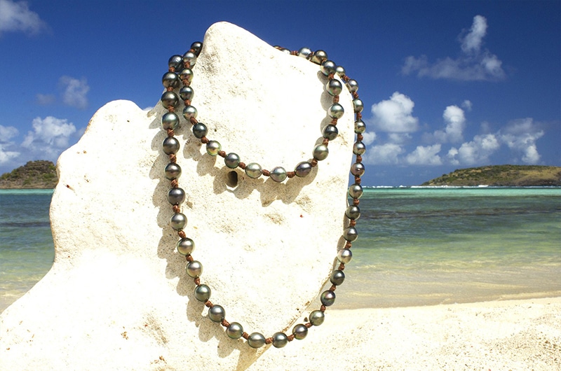 produit: Long Necklace 68 Tahitian Pearls