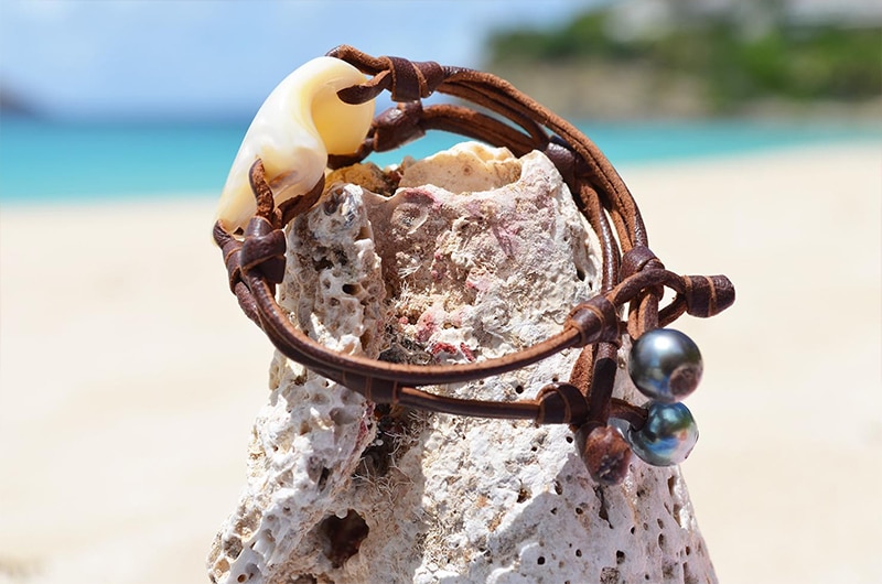 produit: Mother of pearl bracelet and Tahitian pearls